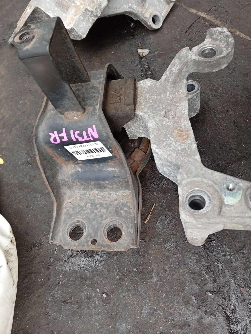 Подушка двигателя на Nissan X-Trail NT31 MR20DE, Переднее Правое расположение