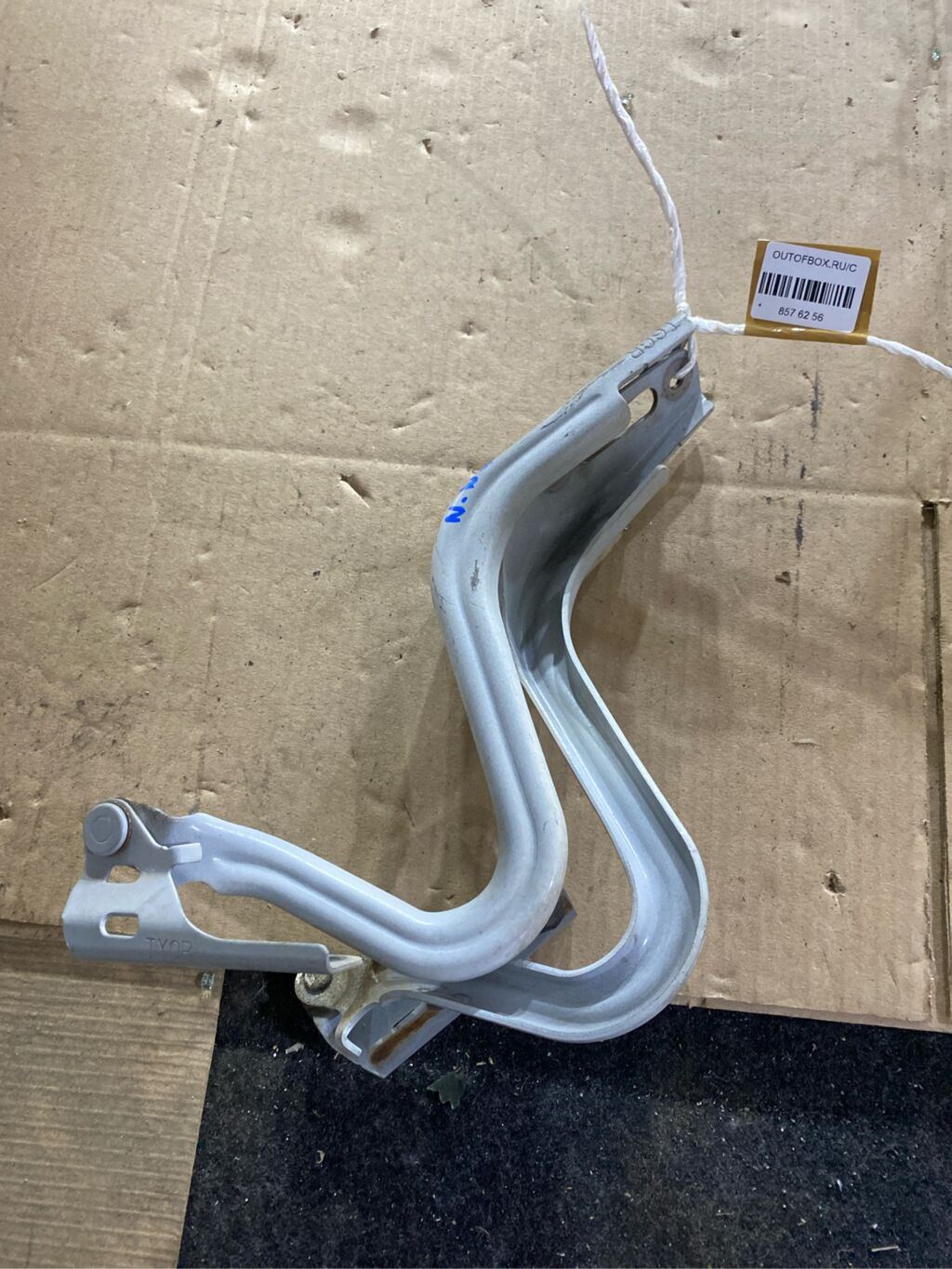Крепление капота на Honda N-Wgn JH1