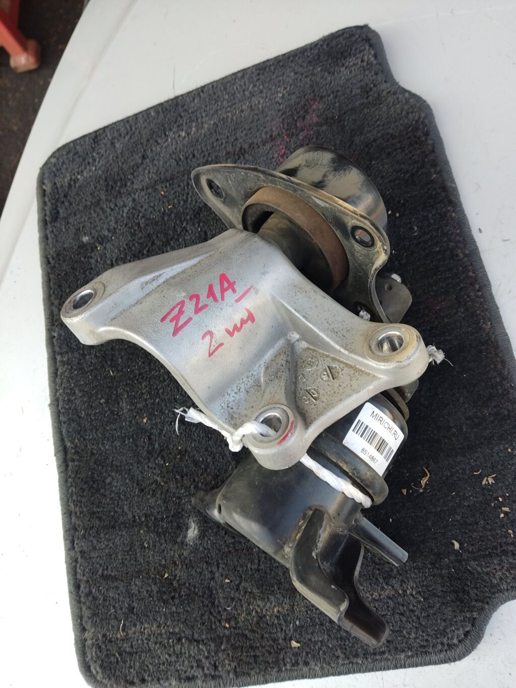 Подушка двигателя на Mitsubishi Colt Z21A 4A90