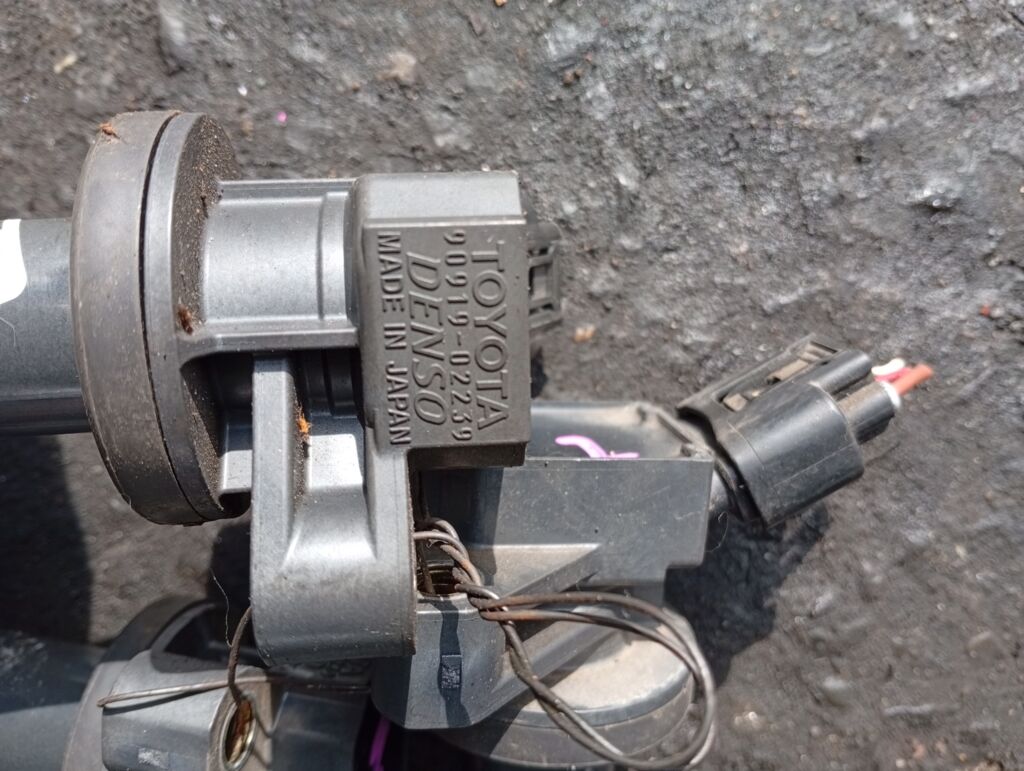 Катушка зажигания 90919-02239, 90919-02262, LC-016-2646 на Toyota Passo KGC10 1KR-FE Фото 2
