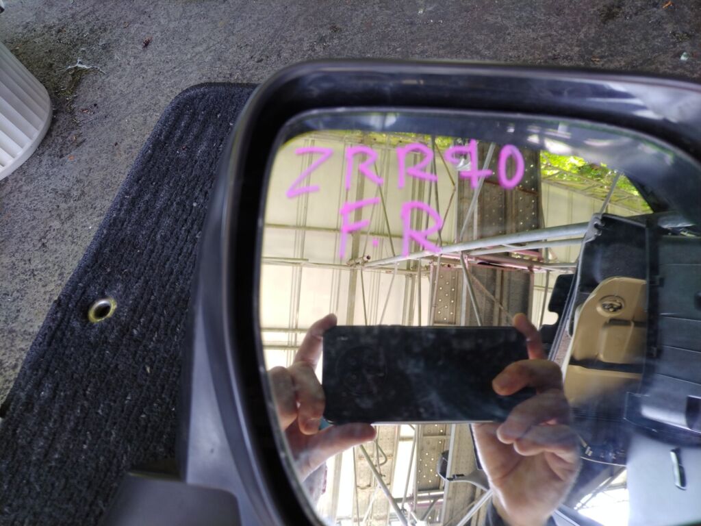 Зеркало двери боковой на Toyota Voxy ZRR70G Фото 3