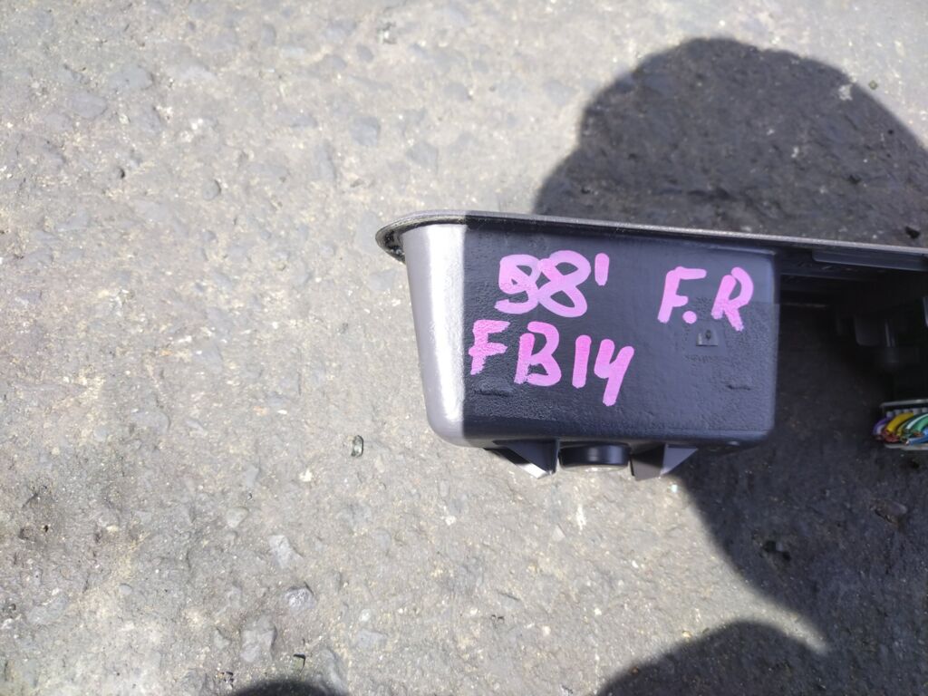 Блок упр-я стеклоподъемниками на Nissan Sunny FB14, Переднее Правое расположение