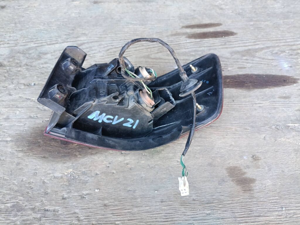 Стоп 33-52 33-52 на Toyota Mark Ii Qualis MCV25W Фото 2
