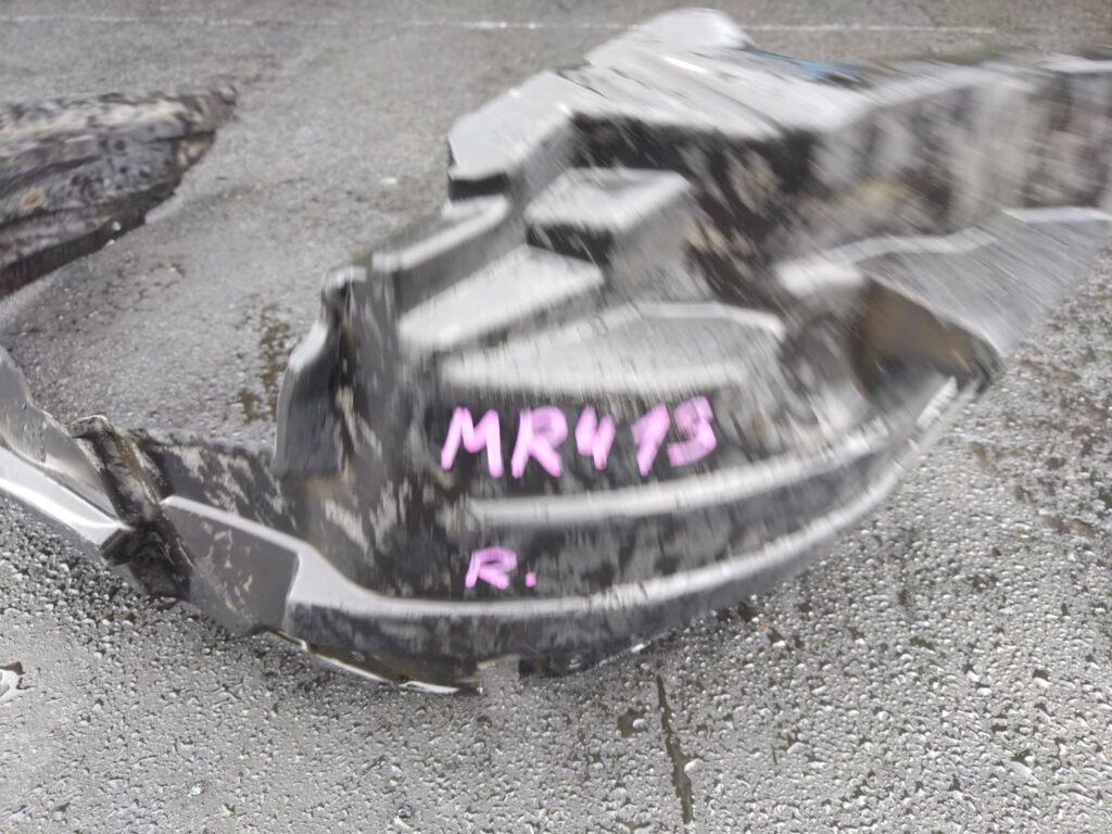 Подкрылок на Suzuki Hustler MR41S R06A 72321-65P0, Переднее Правое расположение