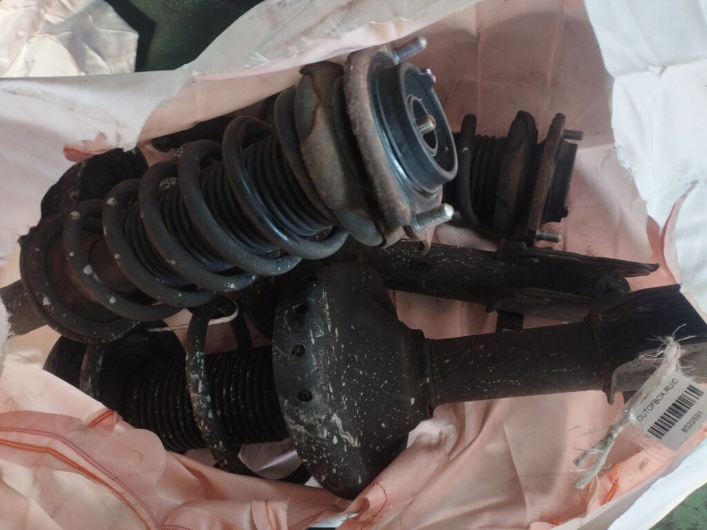 Стойка амортизатора на Subaru Legacy BRM FB25