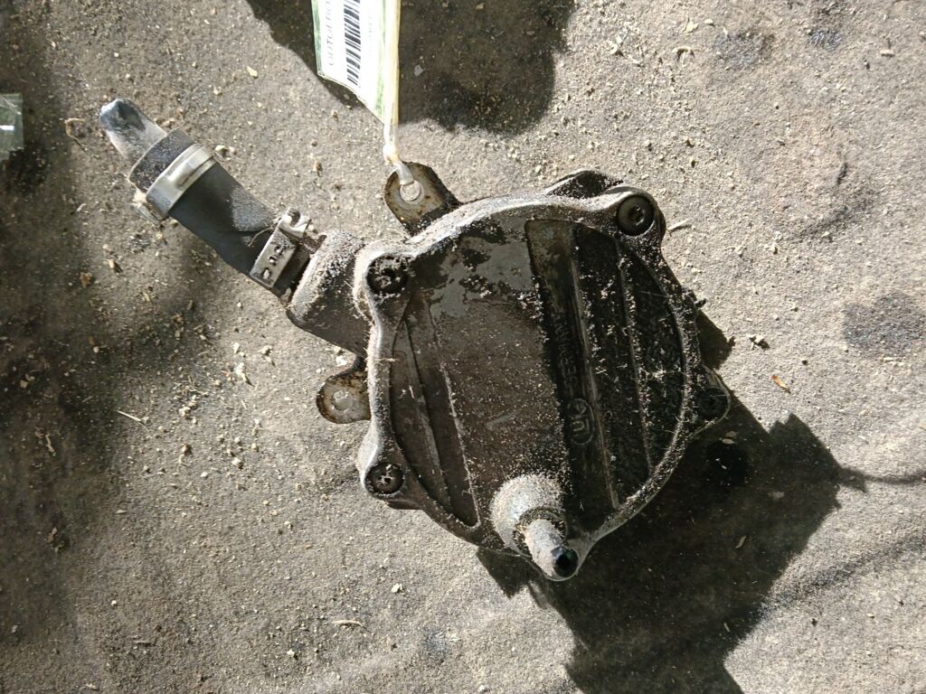 Вакуумный насос на Bmw 7-Series E65 N62B44A 7507263-07