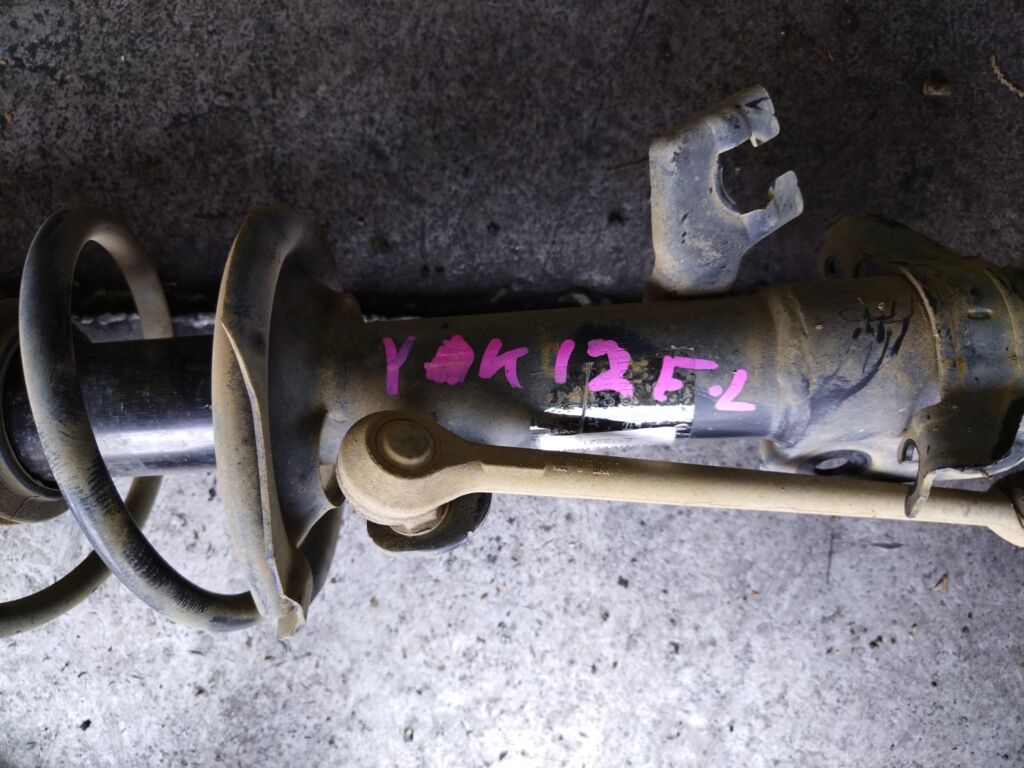 Стойка амортизатора на Nissan March YK12 HR15DE, Переднее Левое расположение