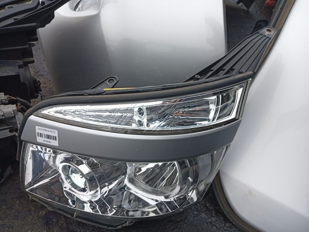 Фара на Toyota Voxy ZRR70G 28-203, Левое расположение