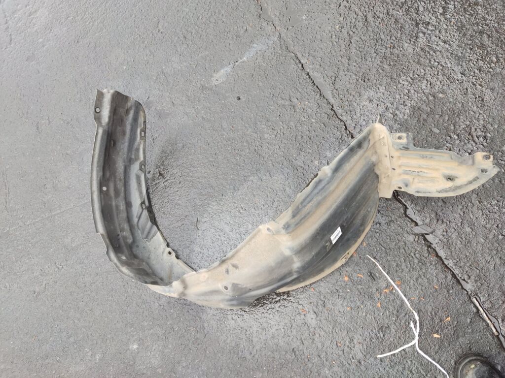 Подкрылок на Toyota Wish ZNE10G 1ZZ-FE 53875-68012  53875-68010  53875-68011, Переднее Правое расположение