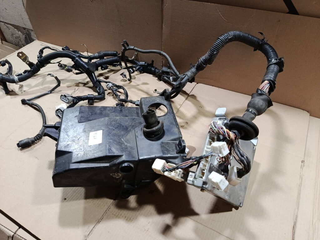 Блок EFI 89666-32010 на Toyota Vista ZZV50 1ZZ-FE Фото 2