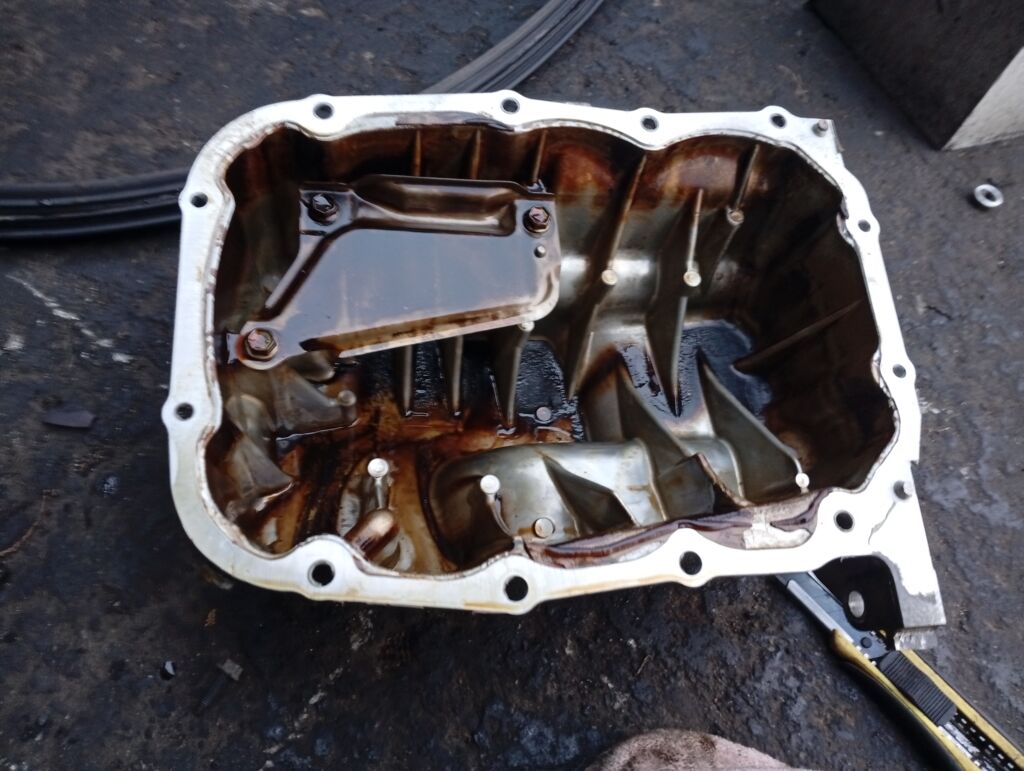 Поддон на Daihatsu Move LA100S KF-VE