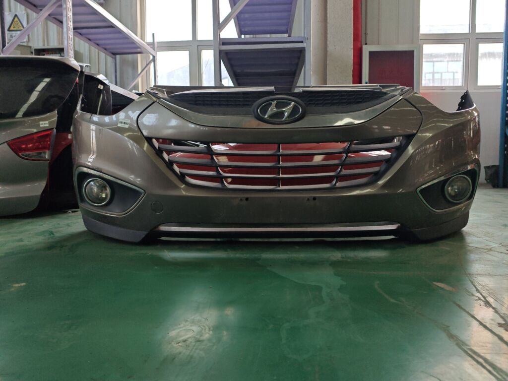 Бампер на Hyundai Ix35 LM, Переднее расположение