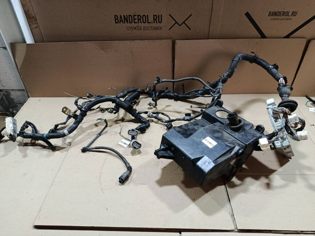 Блок EFI на Toyota Vista ZZV50 1ZZ-FE 89666-32010