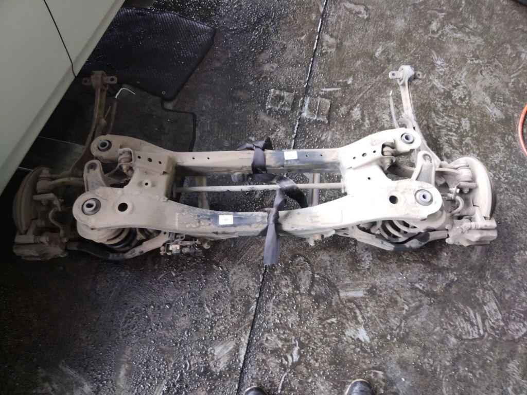 Балка подвески на Toyota Sai AZK10 2AZ-FXE Фото 2