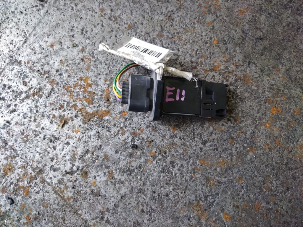 Датчик расхода воздуха на Nissan Note E11 HR15DE 22680-7S000