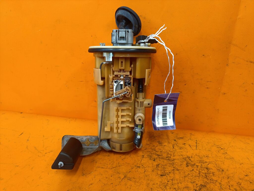 Бензонасос на Toyota Isis ANM10G