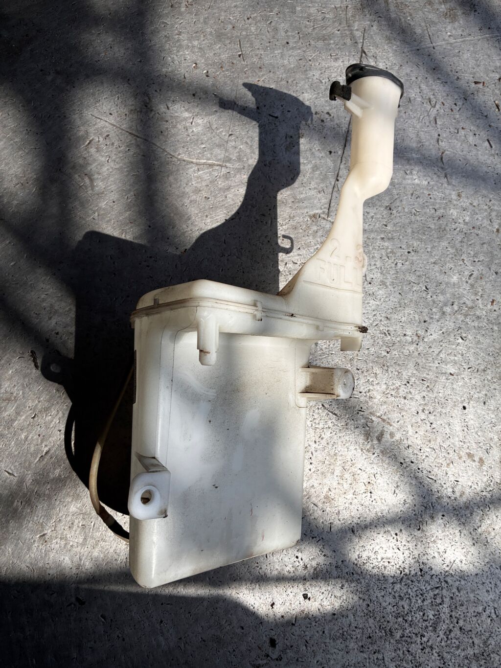 Бачок омывателя на Toyota Ist NCP60 Фото 3