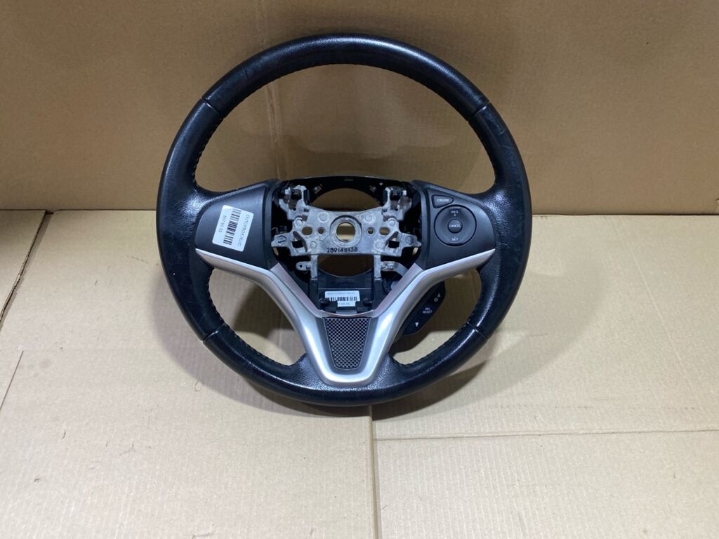Руль на Honda Fit GP4