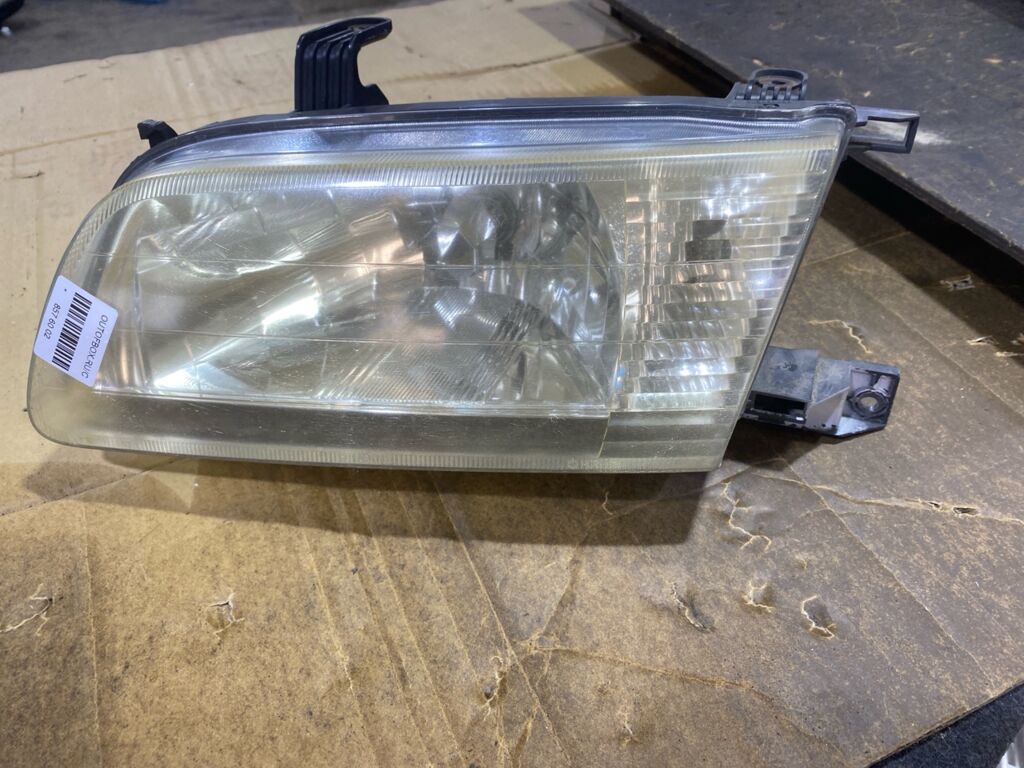Фара на Nissan Sunny B15 1602, Левое расположение