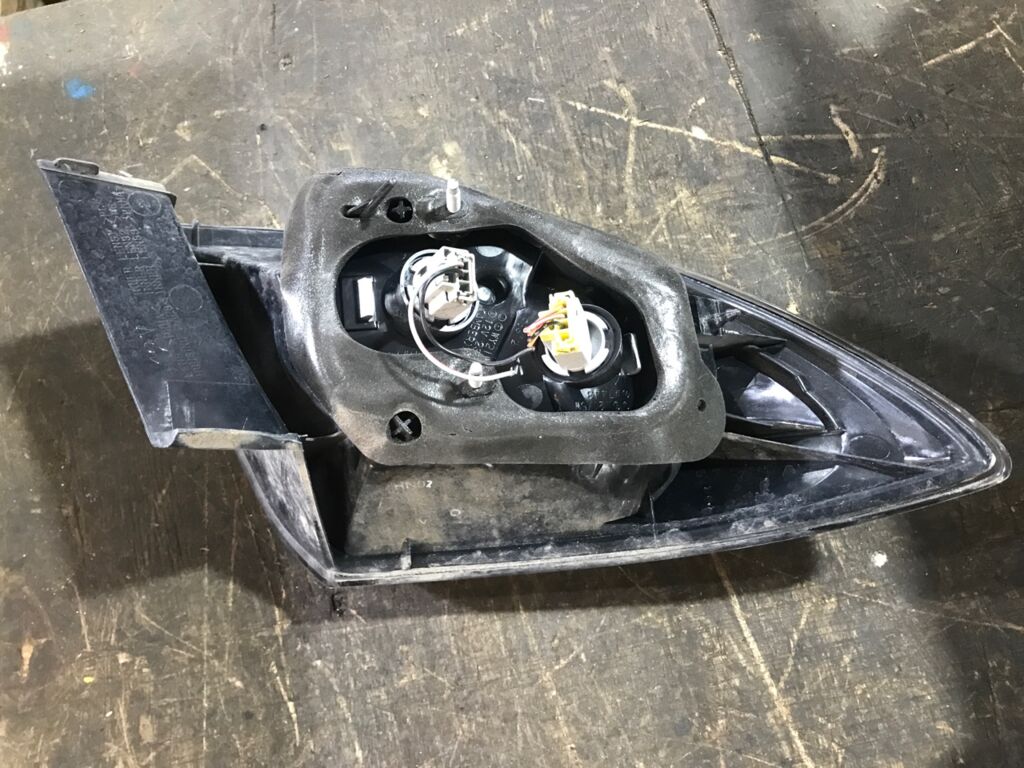 Стоп P6312 P6312 на Mazda Axela BK5P Фото 2