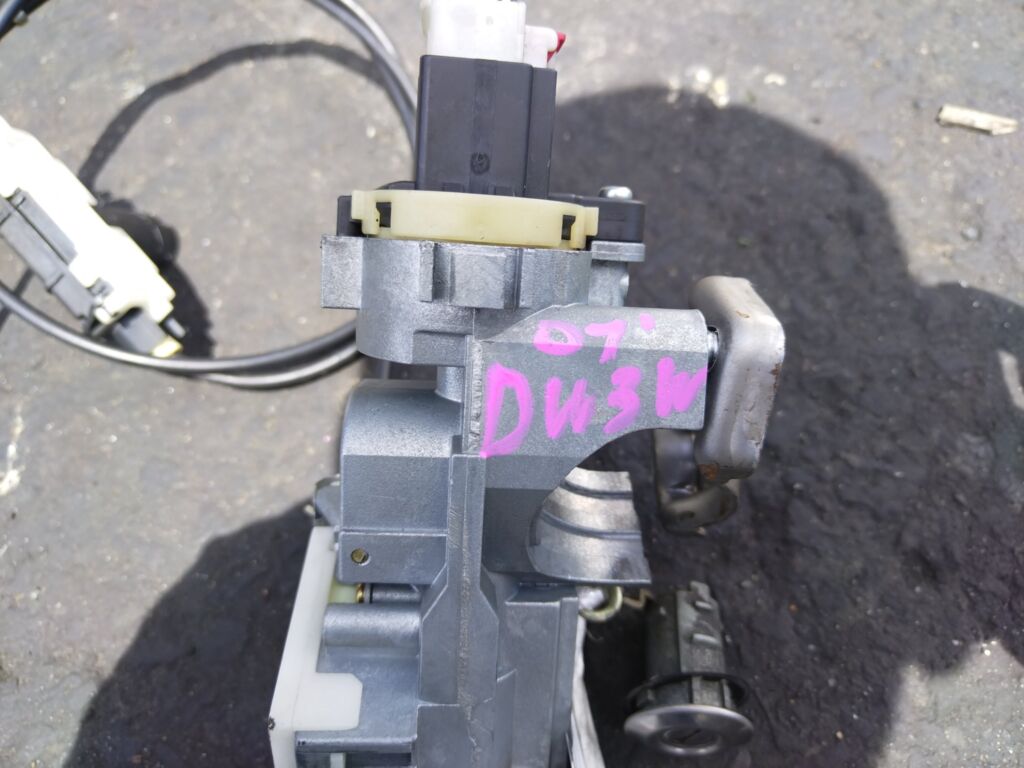 Замок зажигания на Mazda Demio DW3W Фото 3