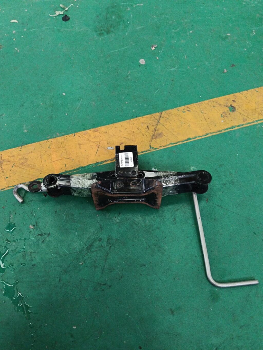 Домкрат на Subaru Forester SH5