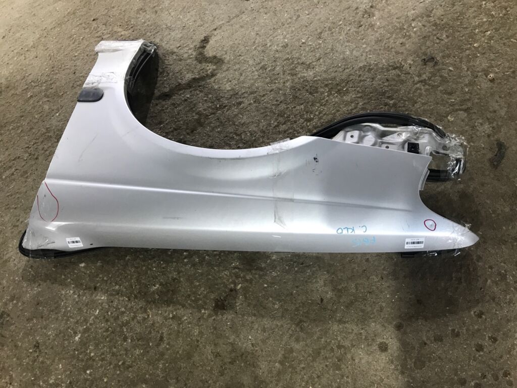 Крыло переднее на Nissan Sunny FB15, Левое расположение