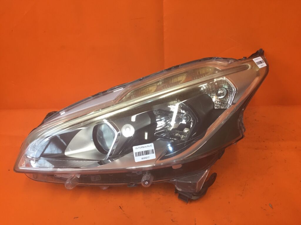Фара на Peugeot 208 9810601980, Левое расположение