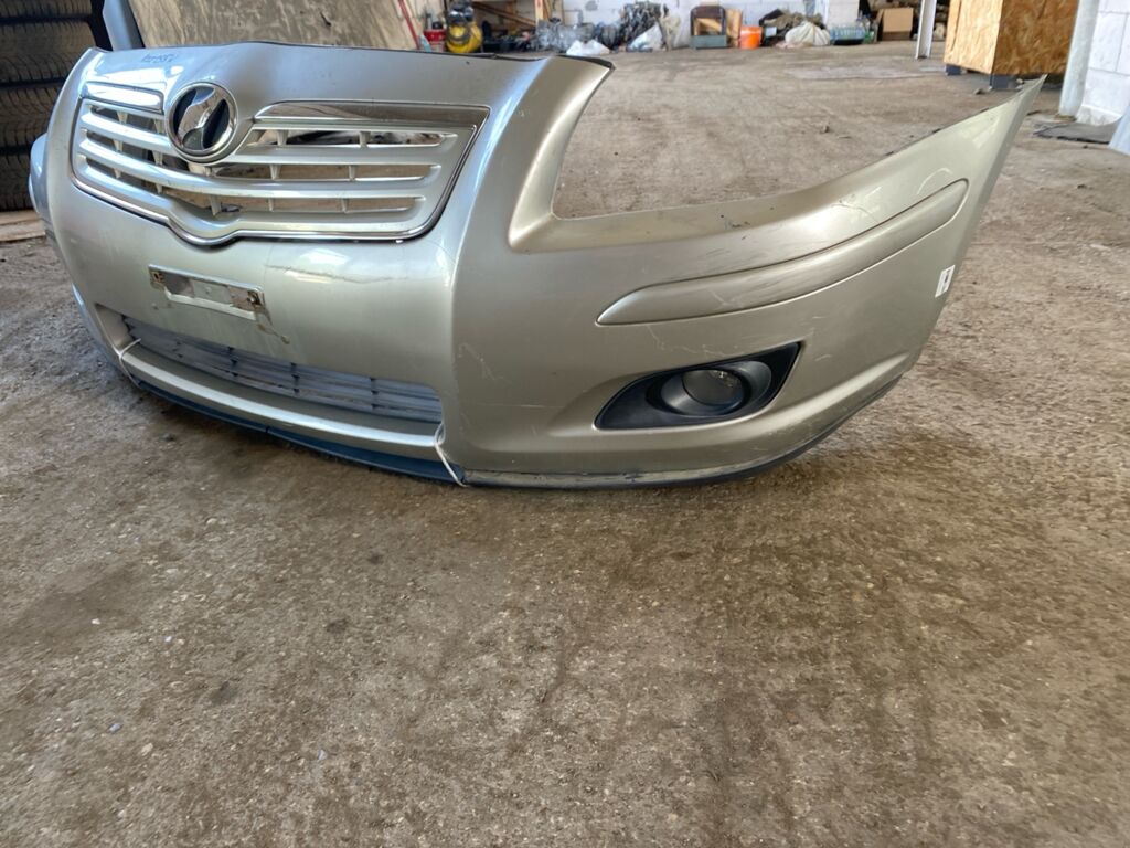 Бампер на Toyota Avensis AZT250 Фото 4