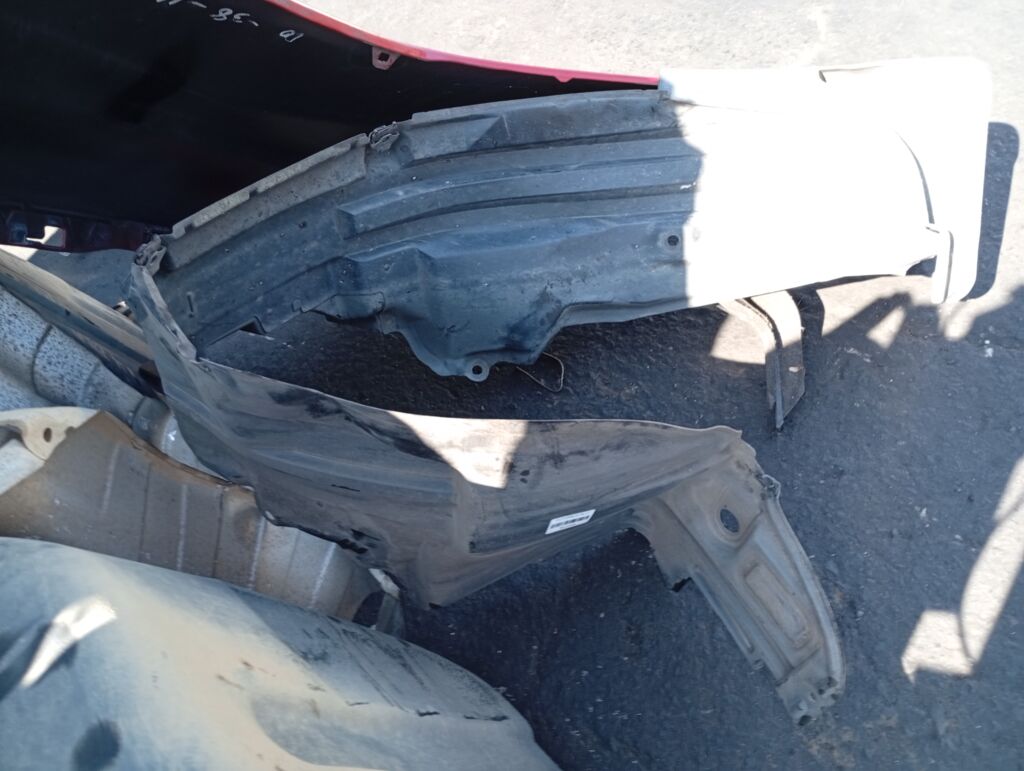 Подкрылок на Nissan X-Trail NT30 QR20DE, Переднее расположение