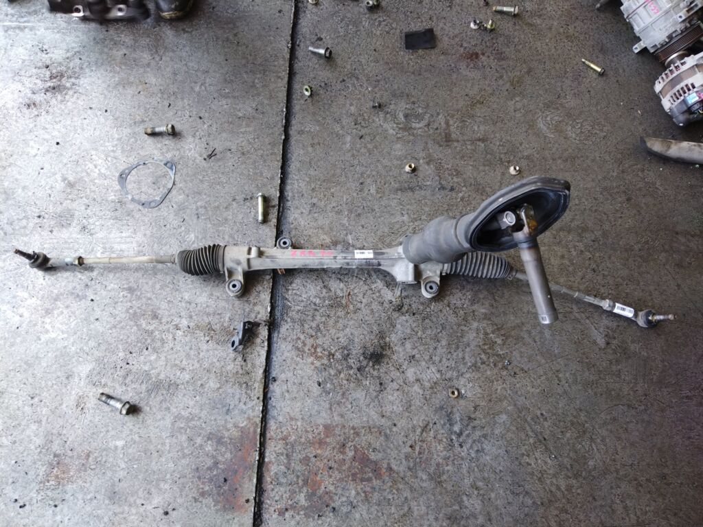 Рулевая рейка на Toyota Voxy ZRR70W 3ZR-FAE