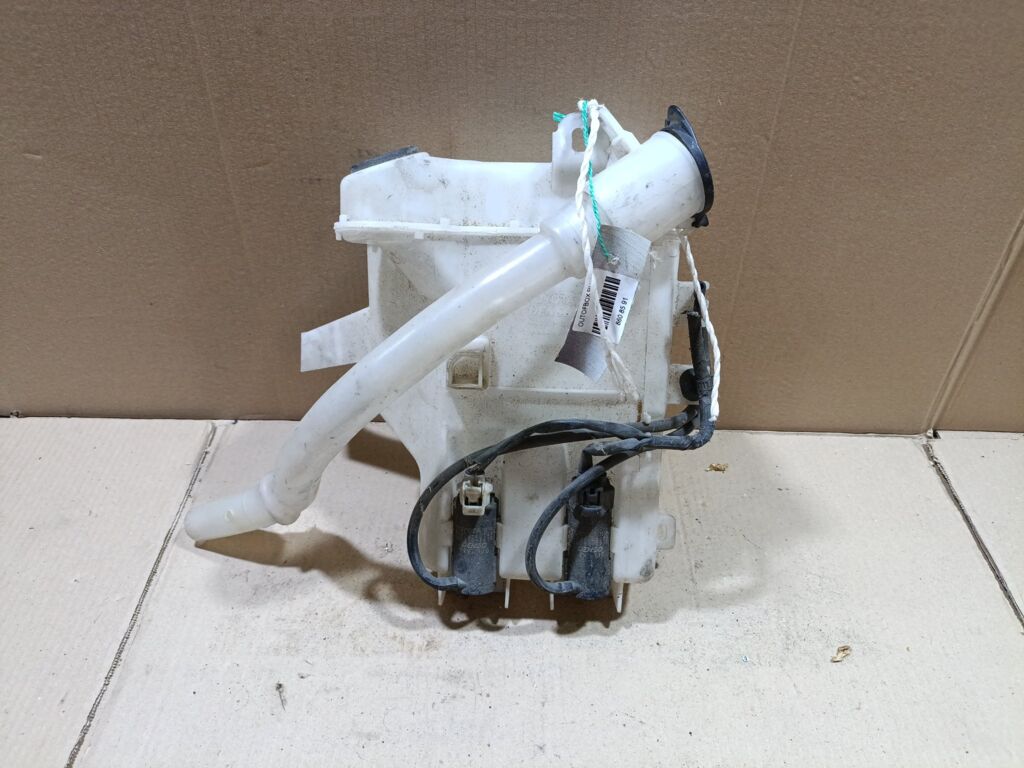 Бачок омывателя 85315-58010 на Toyota Alphard ANH10W Фото 3