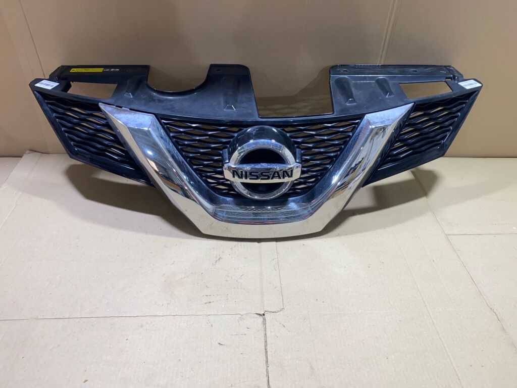 Решетка радиатора на Nissan X-Trail T32 62310-4CE0A