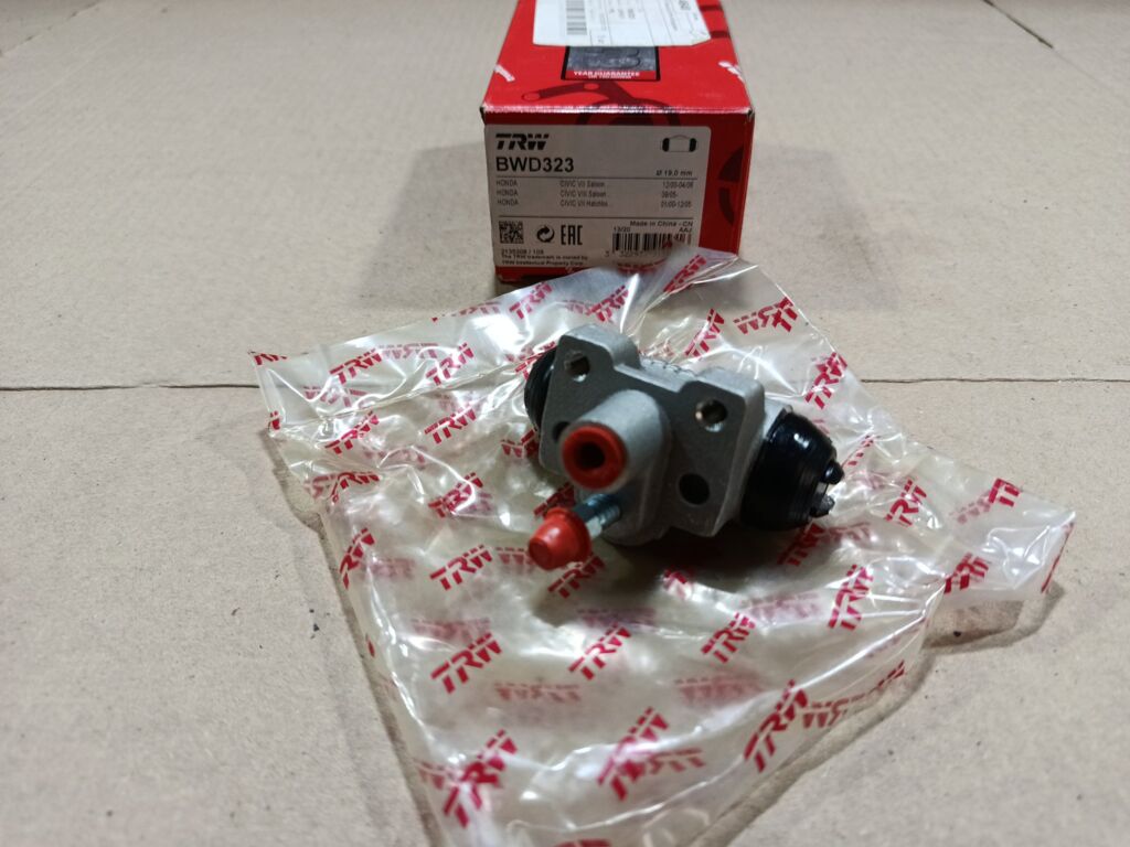 Тормозной цилиндр на Honda Civic Ferio ES1 D15B TRW BWD323 43301S5A003, Заднее расположение