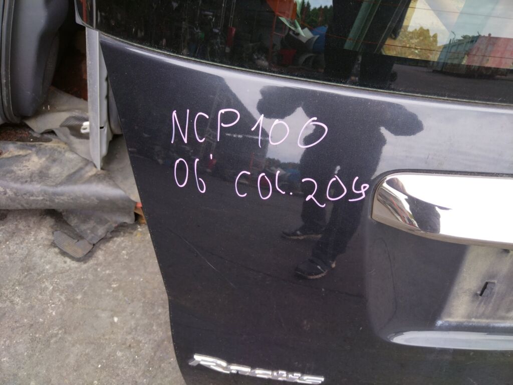 Дверь задняя на Toyota Ractis NCP100