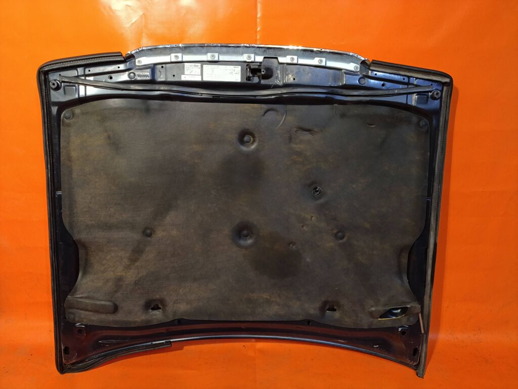 Капот на Toyota Crown Comfort GXS12