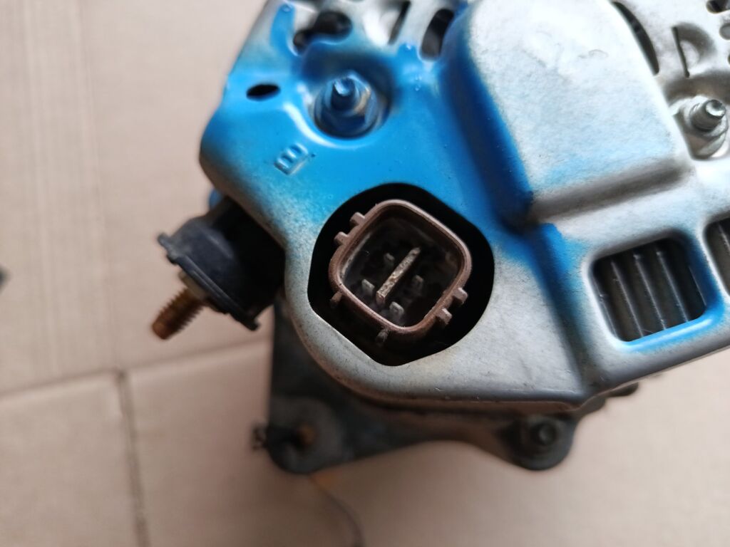 Генератор на Suzuki Sx4 YA11S M15A Фото 4