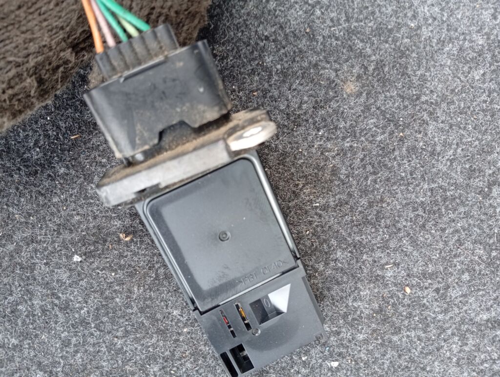 Датчик расхода воздуха на Nissan 22680-7S000