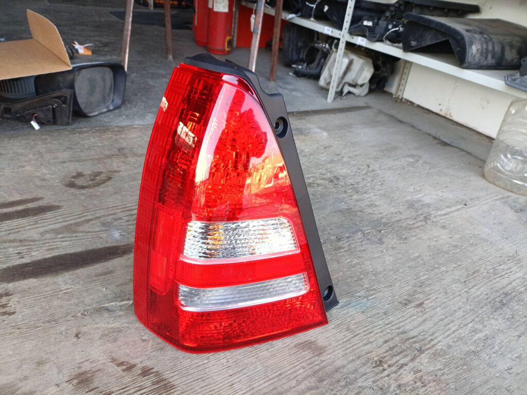 Стоп на Subaru Forester SG5 DEPO 220-20759 320-1905-AS, Левое расположение