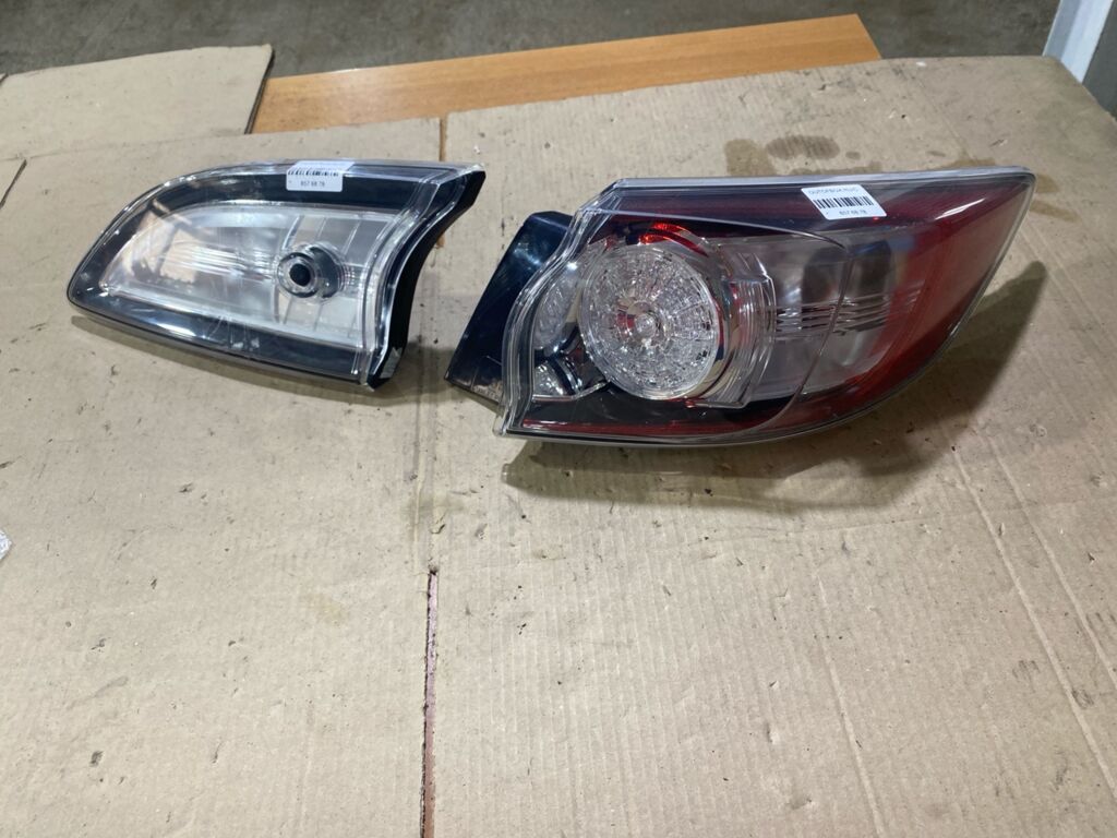 Стоп на Mazda Axela BLEAW P8240, Правое расположение
