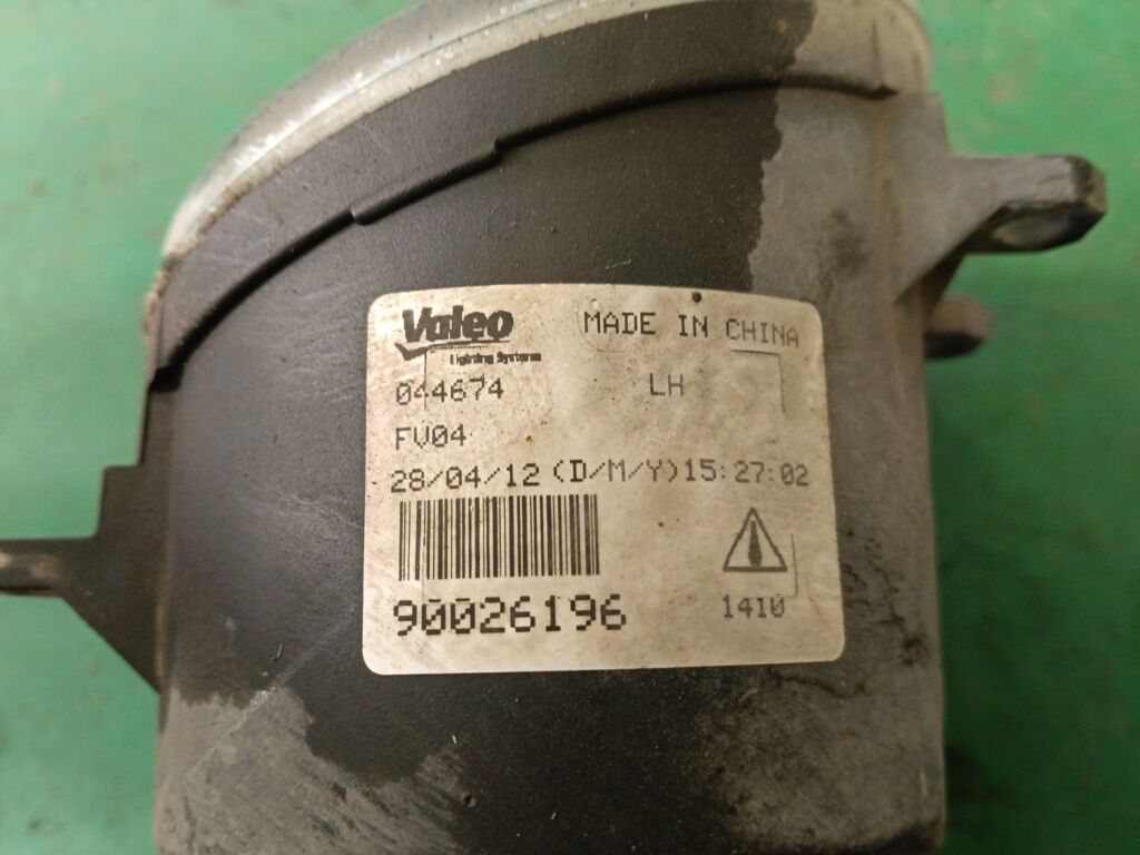Туманка бамперная 03B04709 03B04709,	81220-0D040, 212-2052L-UQ, 81220-0D041, 81220-0D042, 939.TY5921L на Toyota Camry ACV40 Фото 2