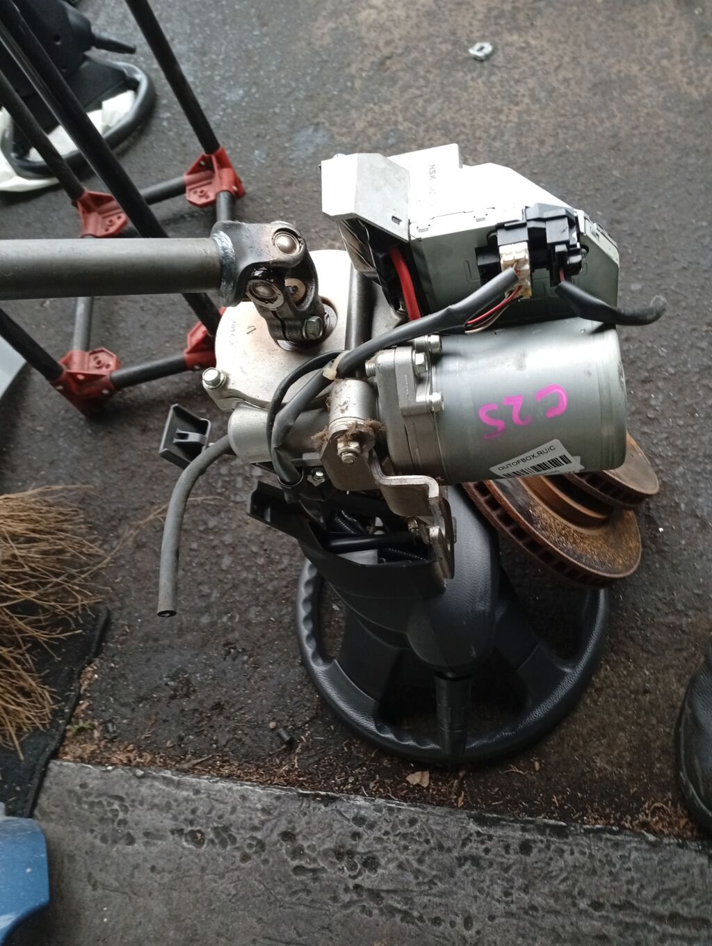 Рулевая колонка на Nissan Serena C25 Фото 2