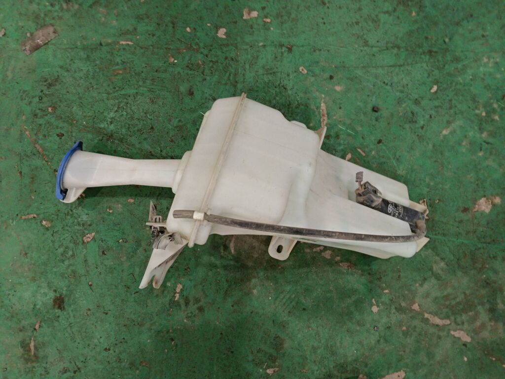 Бачок омывателя на Hyundai Elantra MD 98610-4V000  98510-4V000