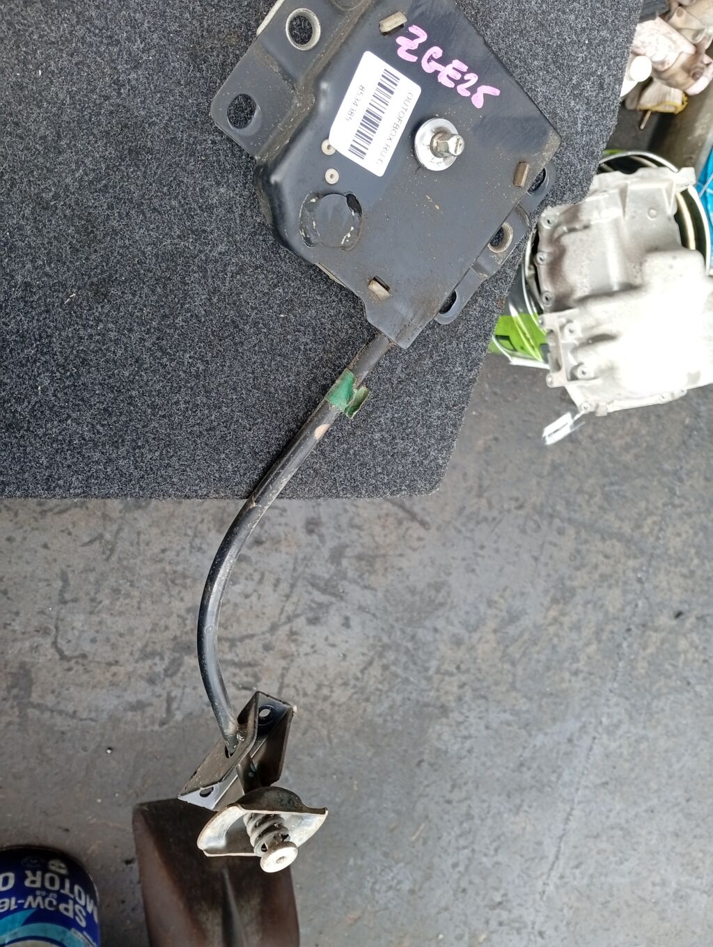 Крепление запасного колеса на Toyota Wish ZGE25G Фото 2