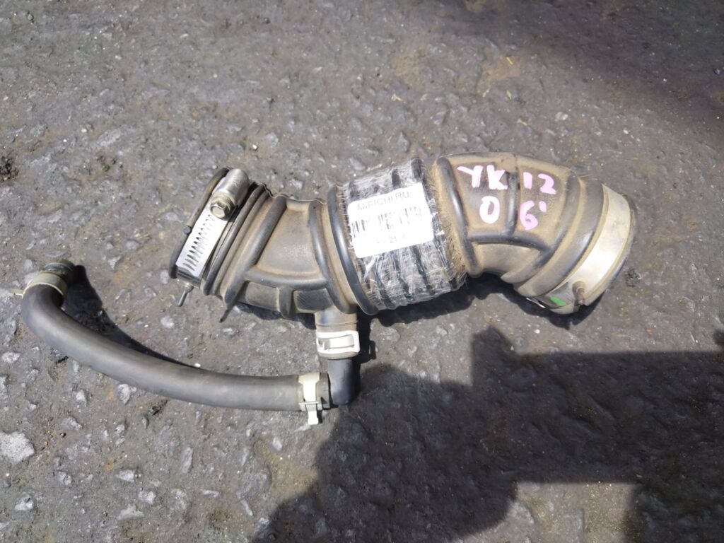 Патрубок воздушн.фильтра на Nissan March YK12 HR15DE 16578 ED000  16578 ED00A