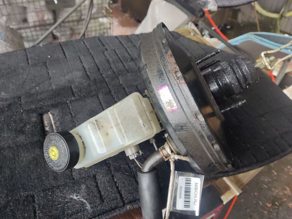 Главный тормозной цилиндр на Toyota Bb NCP35 1NZ-FE