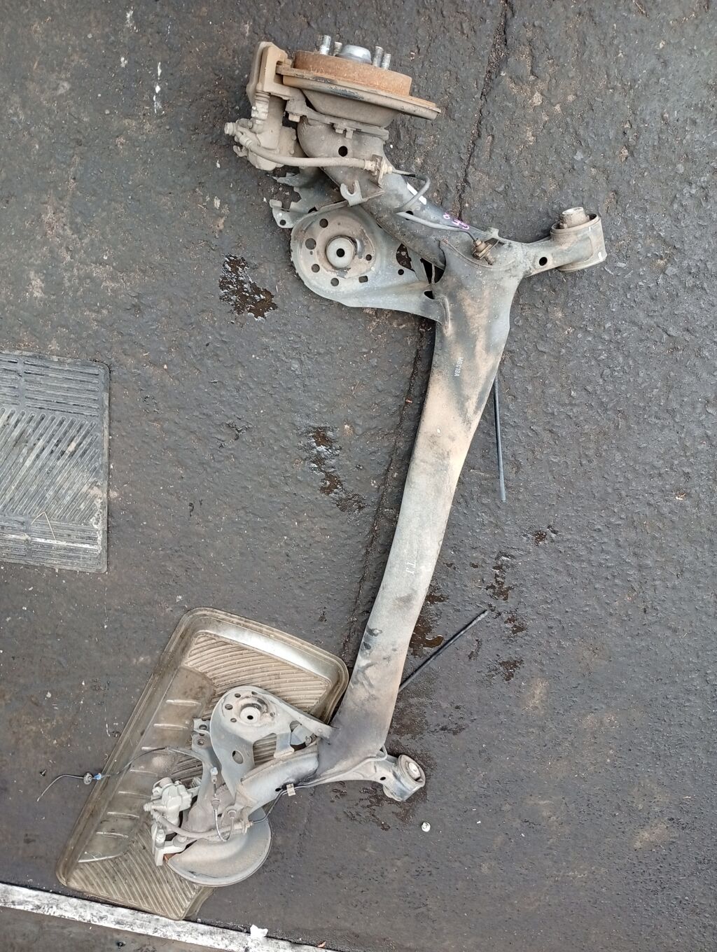 Балка подвески на Honda Fit GE8 L15A, Заднее расположение