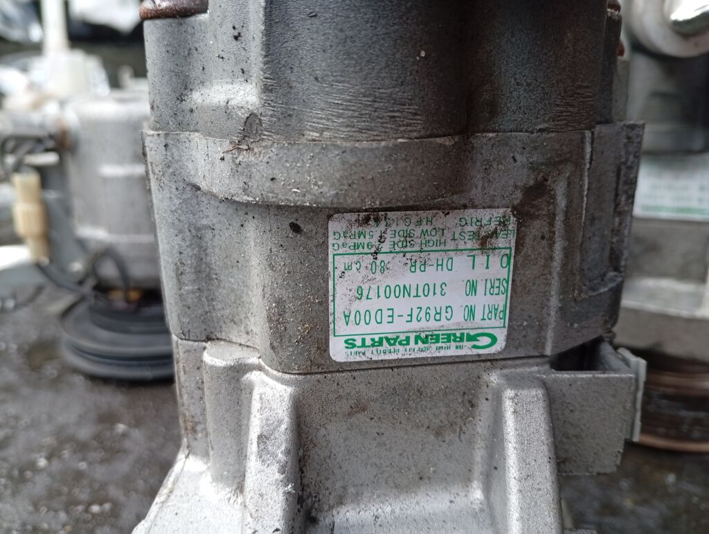 Компрессор кондиционера 92600-ED00A на Nissan Tiida C11 HR15DE Фото 2