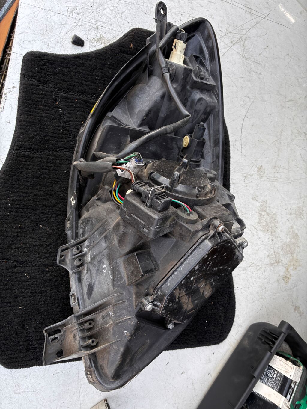 Фара на Toyota Vitz SCP90 52-170, Правое расположение