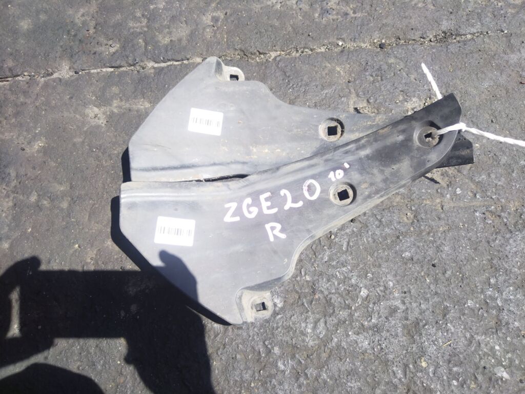 Подкрылок на Toyota Wish ZGE20G 2ZR-FAE 52152-68030  52153-68030, Заднее расположение